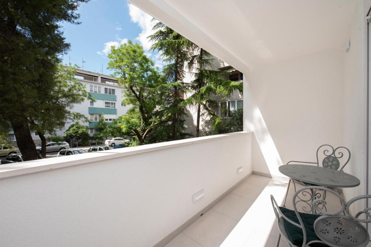 Lions Apartment Split Exterior photo